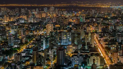 Imagem ilustrativa: Brasil: Cidades iluminadas na noite