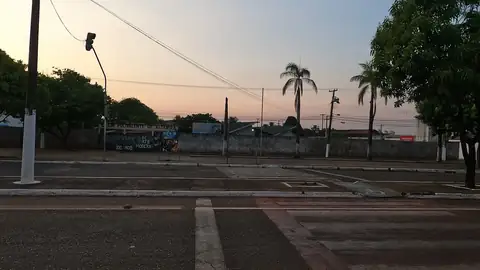 Imagem ilustrativa: Altamira: Rua em Altamira com céu crepuscular