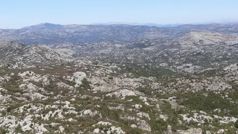 Imagem ilustrativa: Montenegro: Montanhas e vegetação em vastidão
